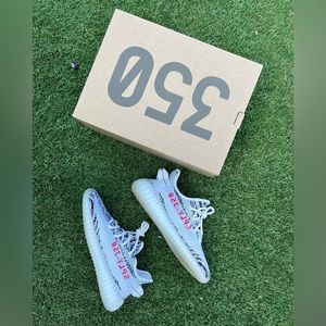 Adidas Yeezy Boost 350 V2